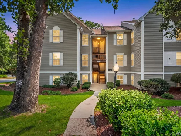 1002 Washington Green #AG2, New Windsor, NY 12553