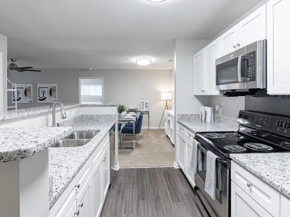 Legends at Virginia Center