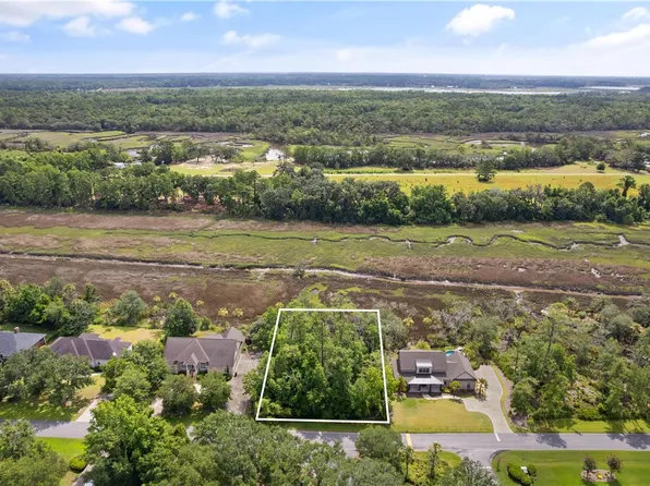 146 Harbor Pointe Dr, Brunswick, GA 31523