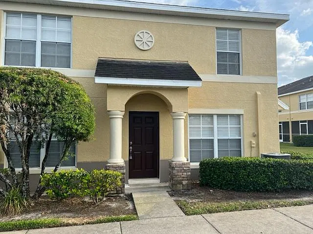 3 bed, 2.5 bath, $1,500 — Photo 2