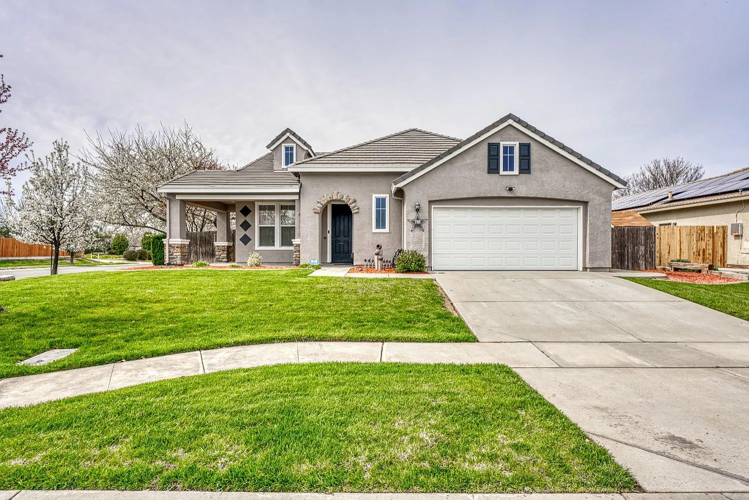 2168 Golden Gate Dr photo 1