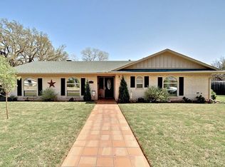 401 S Baker St, Granbury, TX 76048