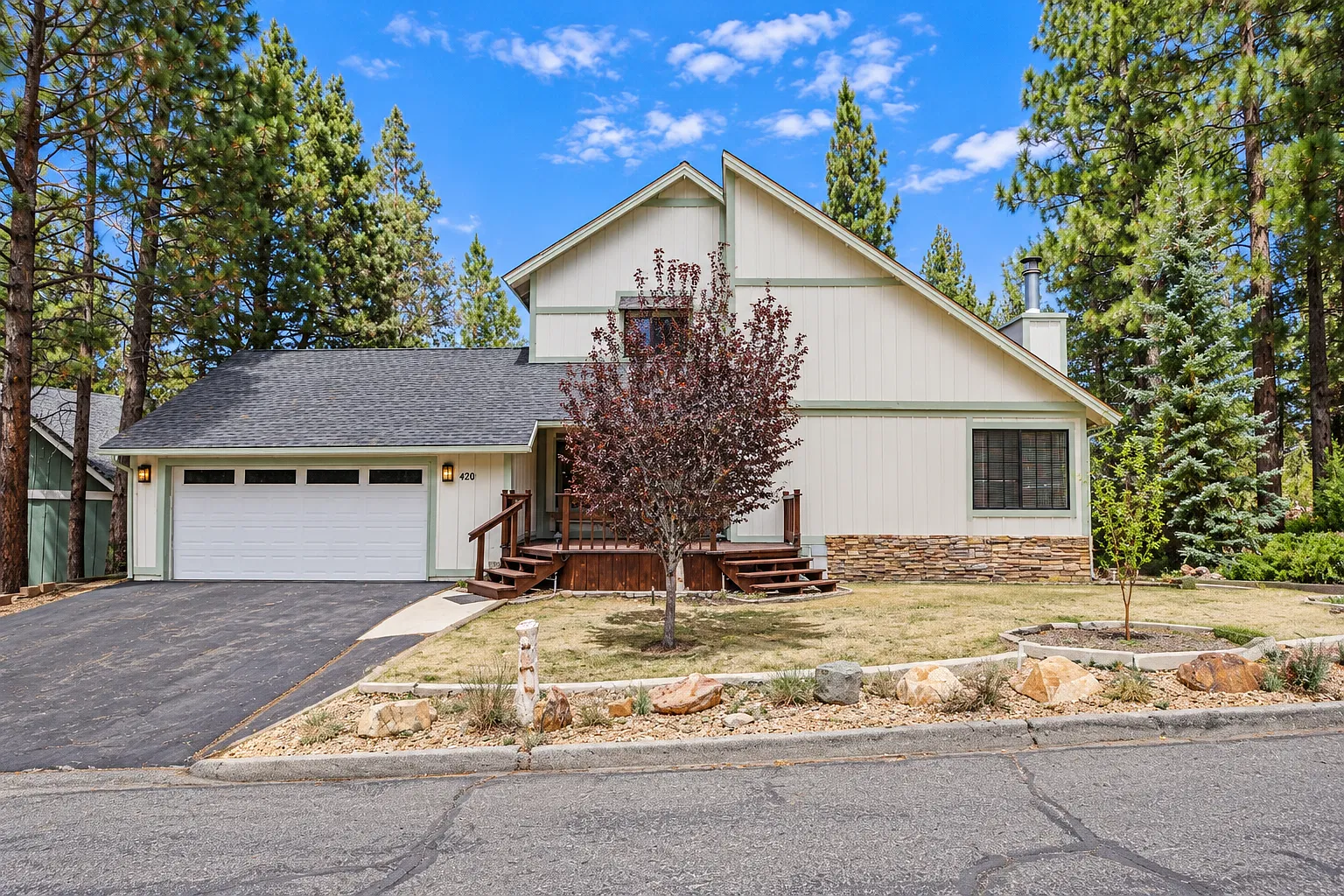 3 bed, 2.5 bath, 1937 sqft, $2,450 — Photo 3