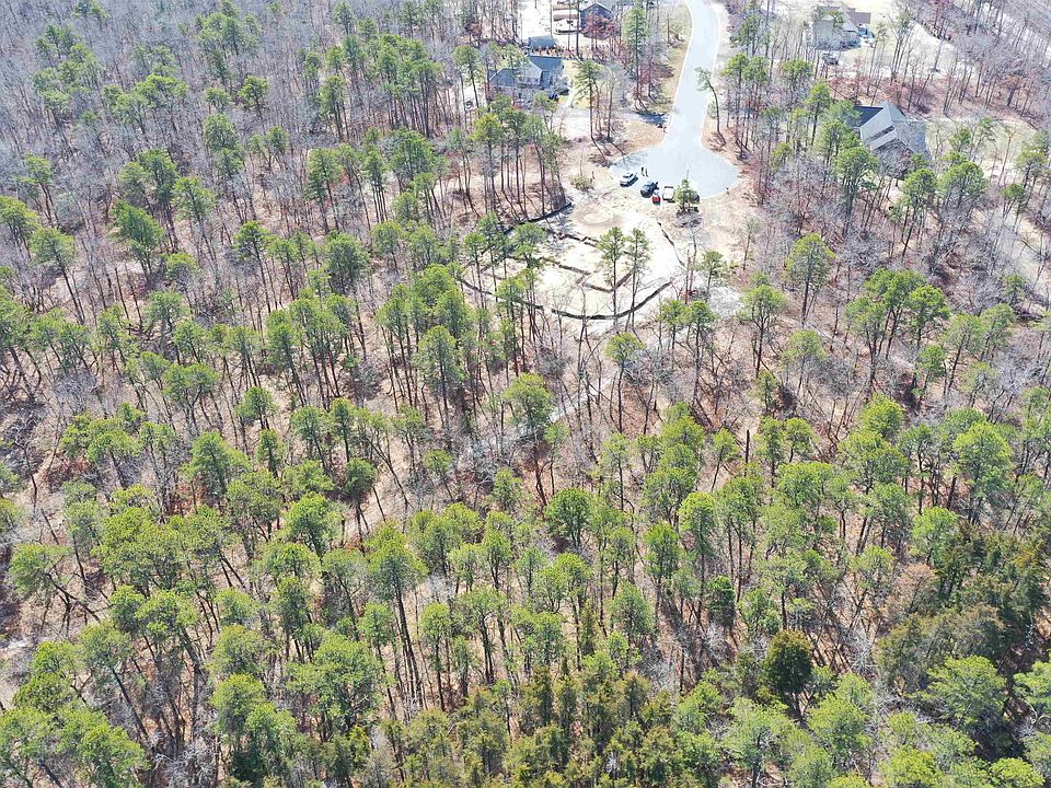 1st image of 16 Holly Creek Rd