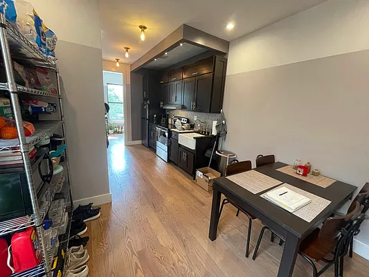 Rented by Delmark Realty LLC | media 28