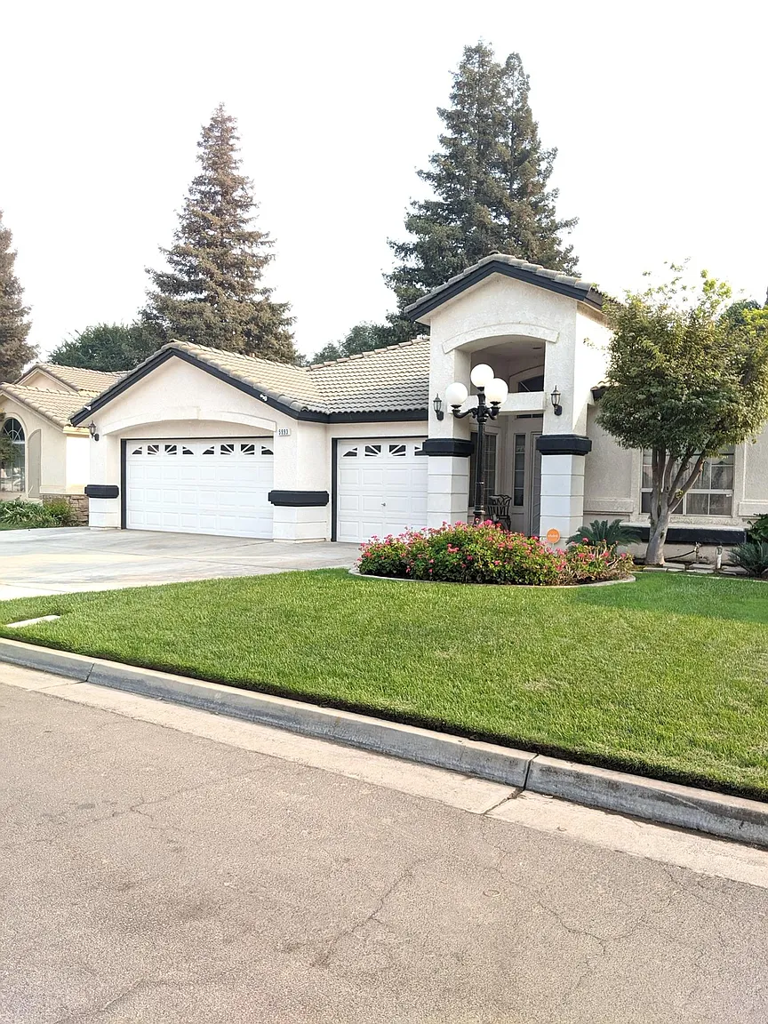 5993 W Minarets Ave photo 1
