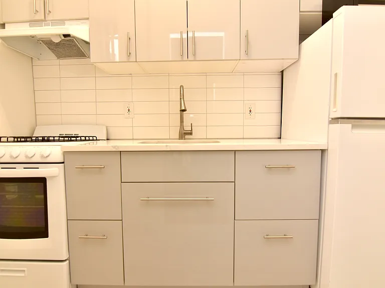 668 Riverside Dr #5A — Photo 7