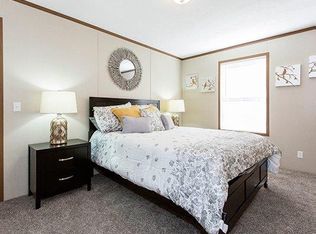 6211 Poinsettia Dr, Saginaw, MI 48603