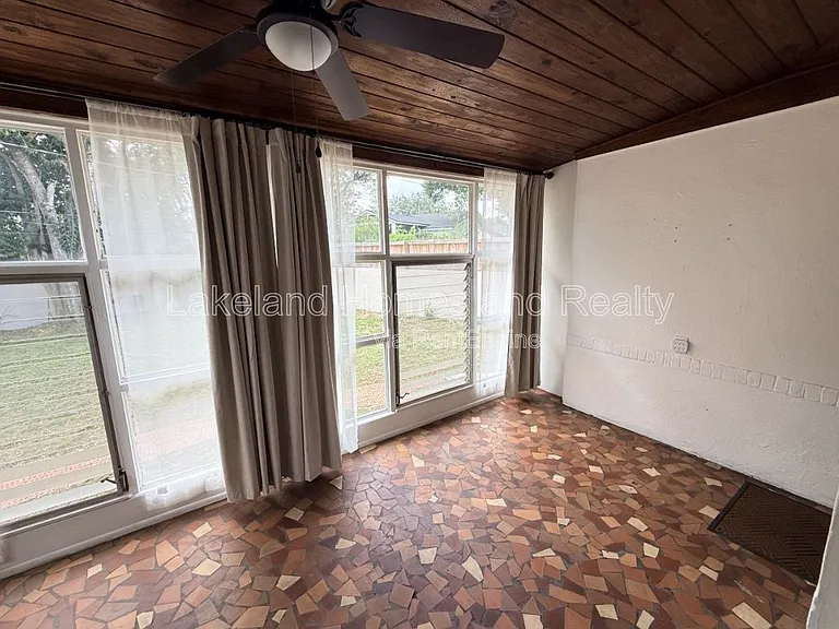 3115 Buckingham Ave — Photo 7