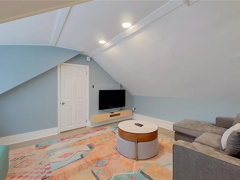 382 Spring St #3 — Photo 4