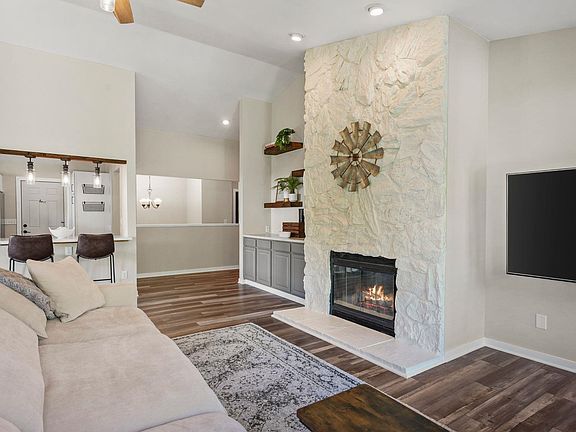 2nd image of 2919 Dolomite Springs Cir
