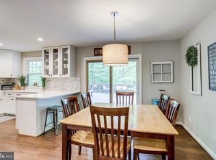 8909 Braeburn Dr, Annandale, VA 22003