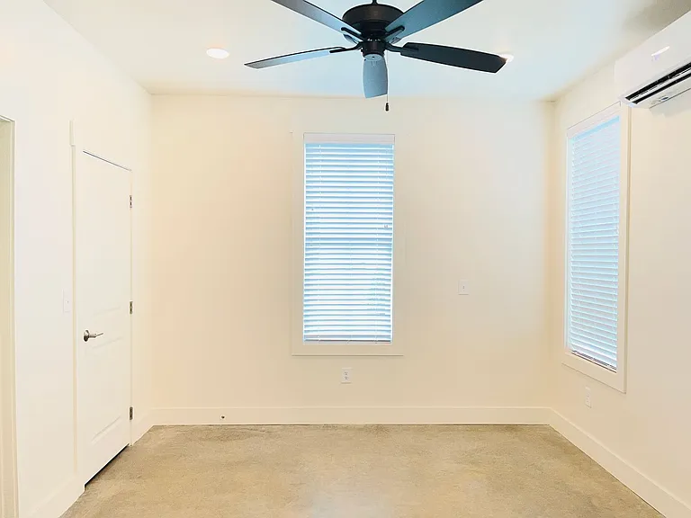 705 Jefferson St — Photo 12