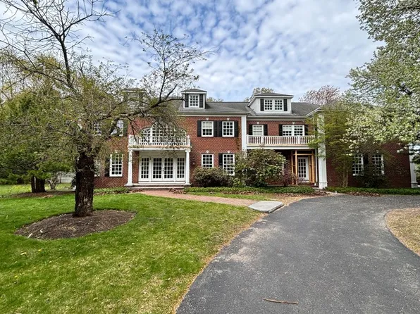 32 Solomon Pierce Rd, Lexington, MA 02420