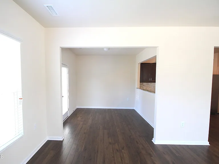 1212 Nightshade Dr — Photo 5