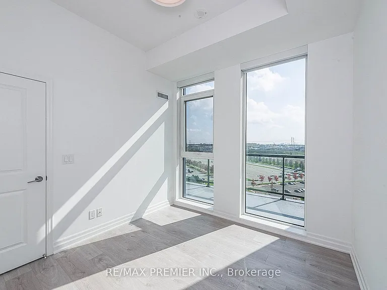 8 Rouge Valley Dr W #1211B — Photo 24