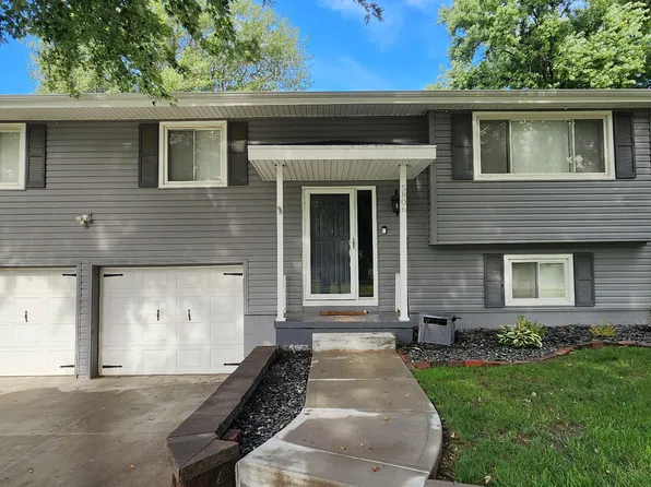 5806 N Oaks Blvd, Omaha, NE 68134