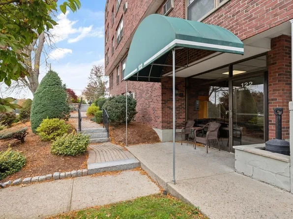 122 Main St APT 202, Stoneham, MA 02180