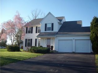 8 Hazelwood Dr, Newark, DE 19702