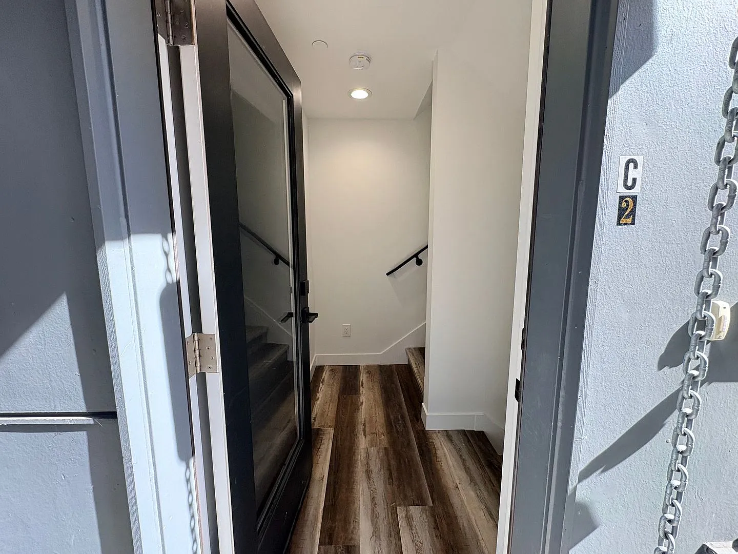 Bright West Seattle Condo for Rent NOW — Photo 1