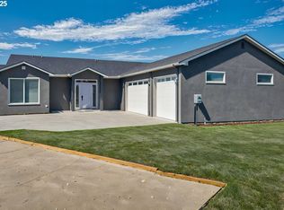 1194 NE Emerald Dr, Hermiston, OR 97838