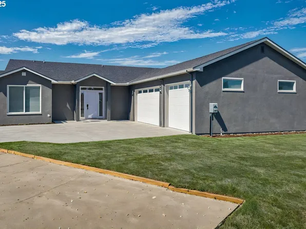 1194 NE Emerald Dr, Hermiston, OR 97838