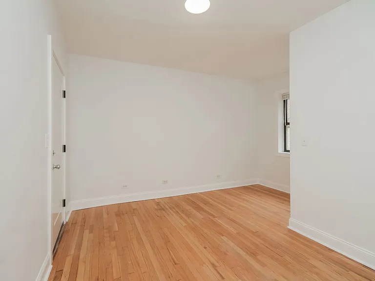 37 SQUARE APARTMENTS — Photo 32