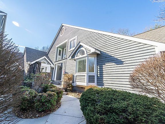 5th image of 208 Dorchester Ct #208