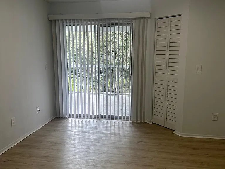 2569 Grassy Point Dr #303 — Photo 7