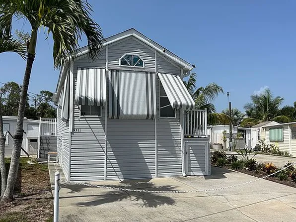 971 Pine Dr, Naples, FL 34114