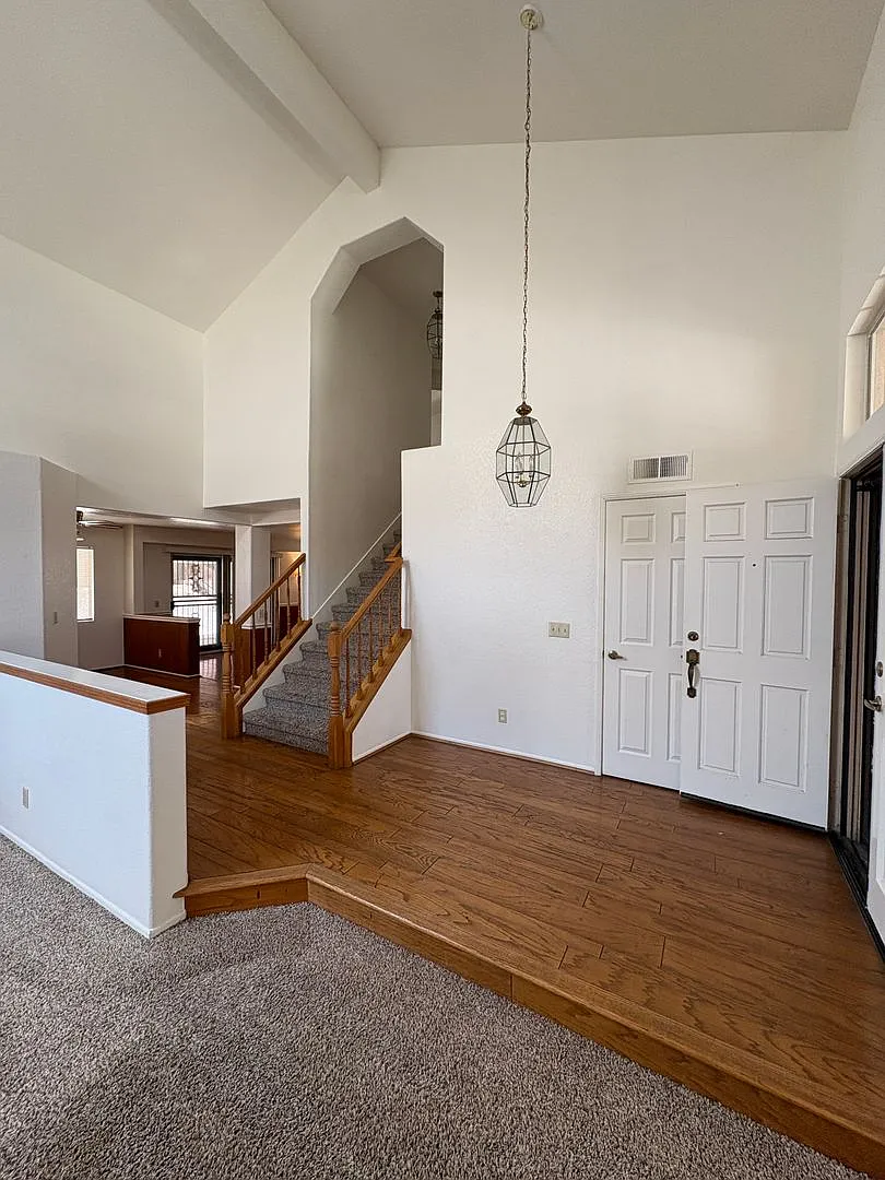 5 Bedroom, 2 Story,Spacious Victorville Home! Near Mall! — Photo 4