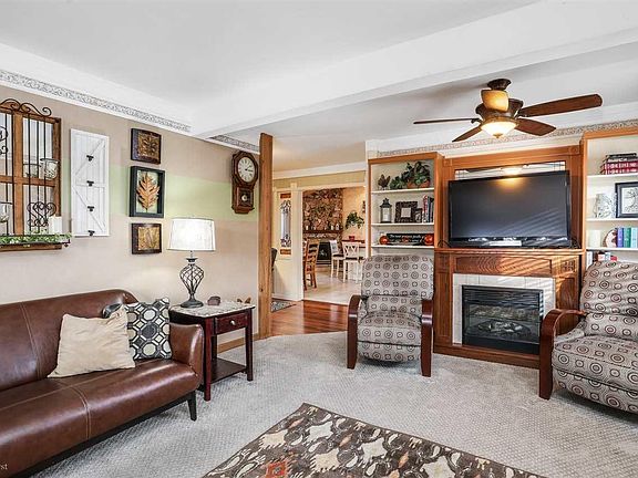4th image of 28910 Floral St