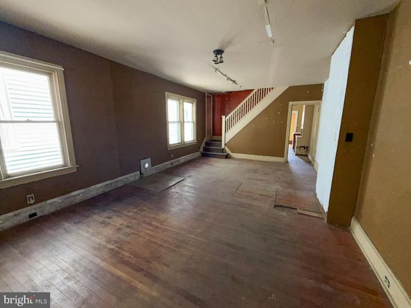 698 Center St, Millersburg, PA 17061
