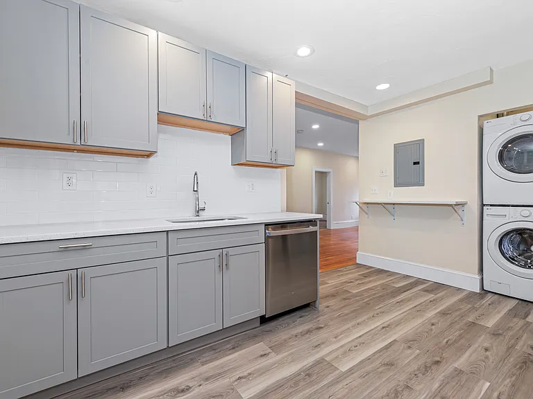 44 Brackett St #2D — Photo 7