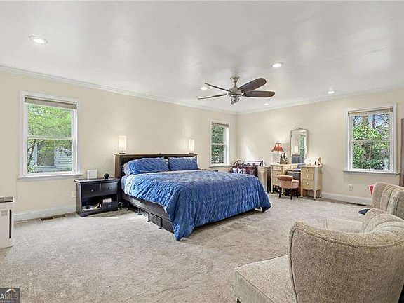 4th image of 1395 Alverado Way