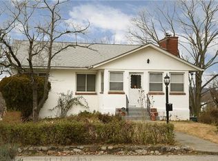 6 Crescent Ct, Peekskill, NY 10566