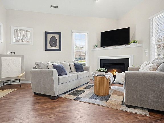 5th image of 4655 Pooh Corner Dr