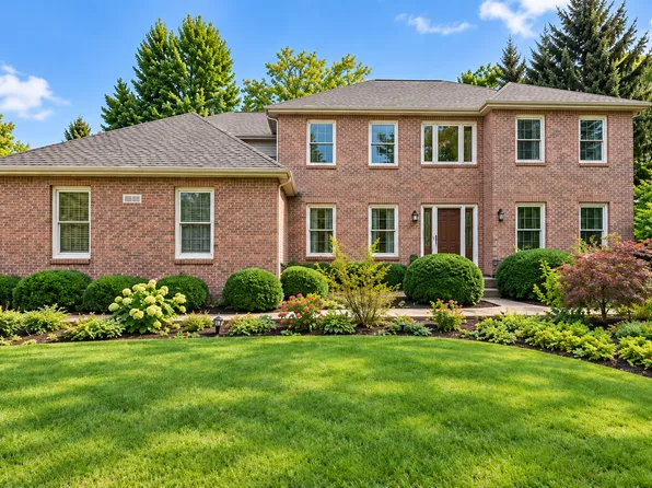 1263 Williamsburg Ln, Crystal Lake, IL 60014
