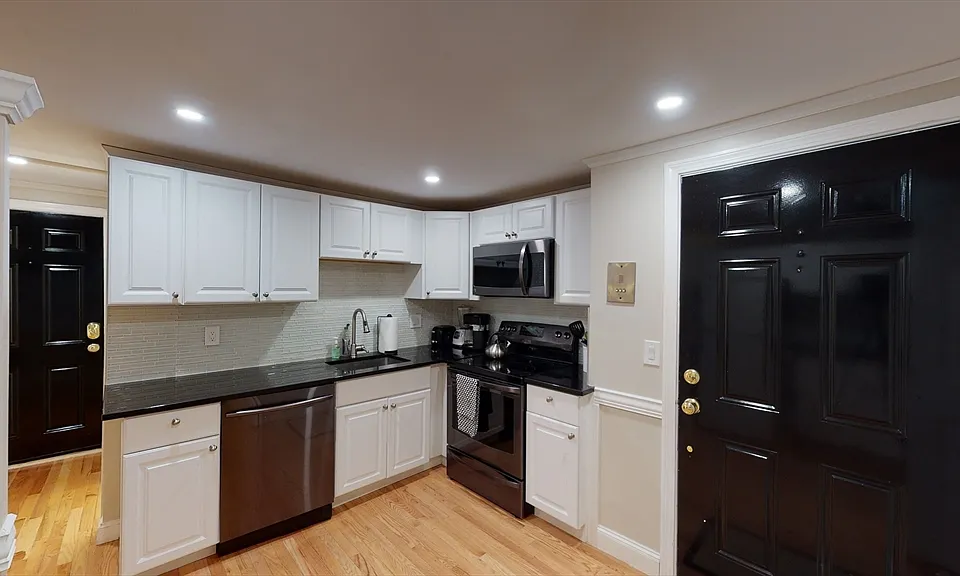 290 Beacon St #2