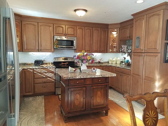 5th image of 16427 Southwood Dr