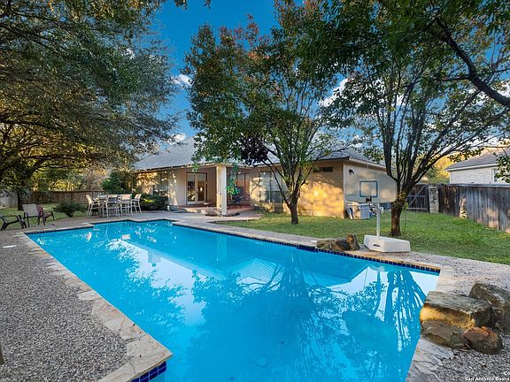 2nd image of 702 Bluff Breeze