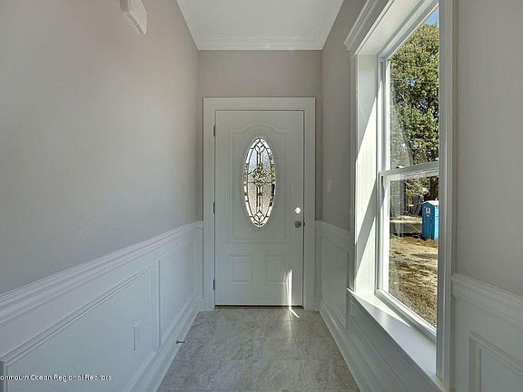 5th image of 630 Parkside Ave