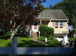 58 Cozy Lake Rd, Oak Ridge, NJ 07438