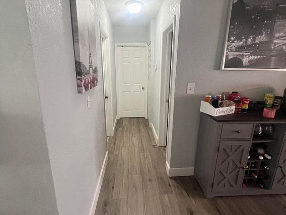 5th image of 104 SE Bonita Court