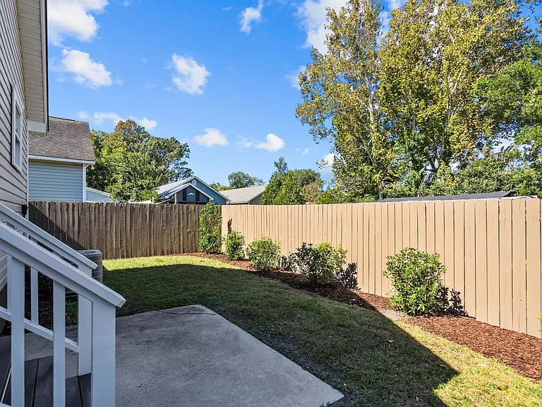 1215 Wooster St — Photo 39