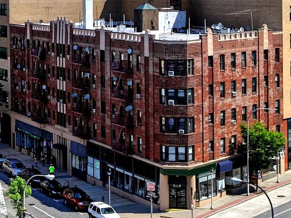 3rd image of 177 Grand St APT 2N
