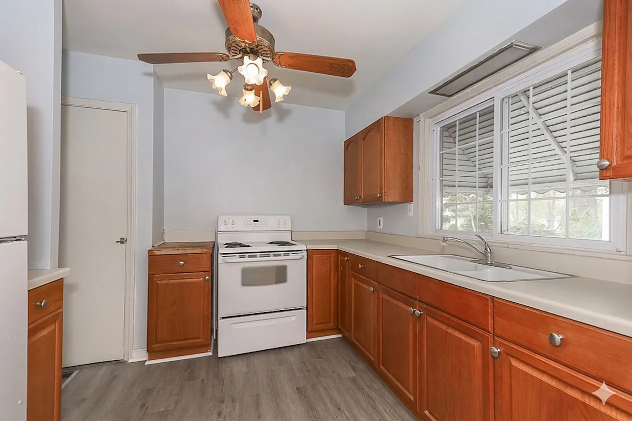 1624 Overbrook Rd — Photo 3
