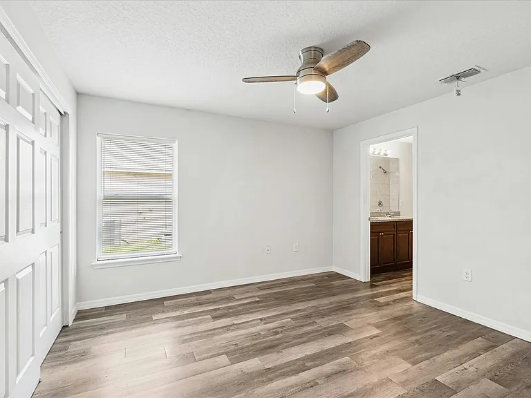 29 Lloshire Path #A — Photo 10