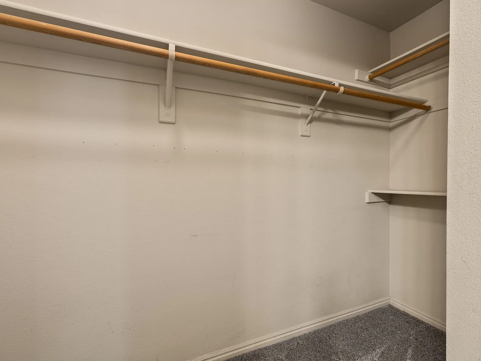 2 bed, 1127 sqft, $1,550 — Photo 4