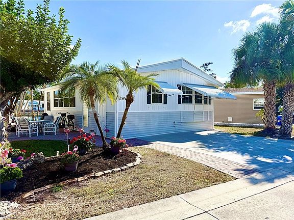 3rd image of 295 Imperial Wilder BLVD #295